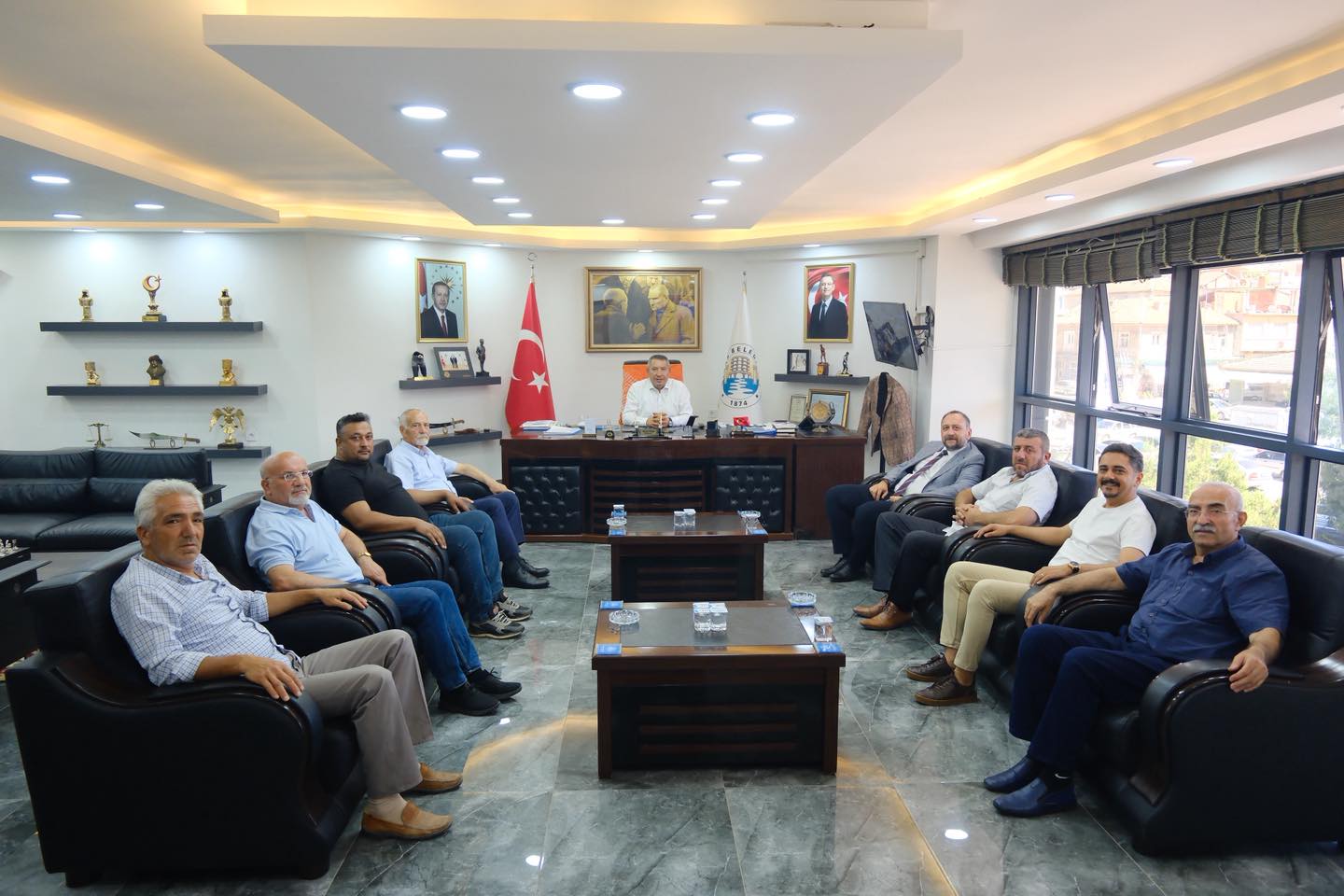 CHP Dinar le Tekilatndan Belediye Bakanmz Veysel Topuya Ziyaret