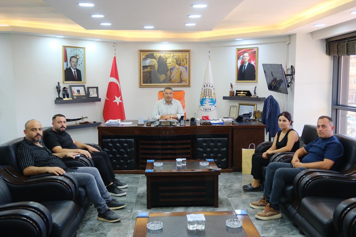 zel Dinar Hedef Eitim Kurumundan Belediye Bakanmz Veysel Topuya Ziyaret