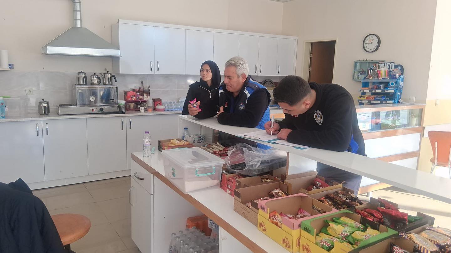 Dinar�da Okul Kantinlerine S�k� Denetim