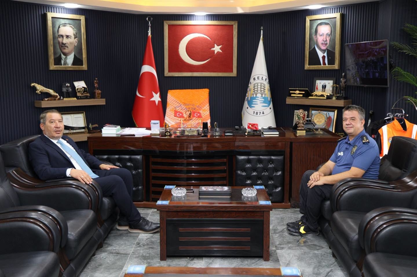 �l�e Emniyet M�d�r�m�zden Belediye Ba�kan�m�z Veysel Top�u�ya Ziyaret