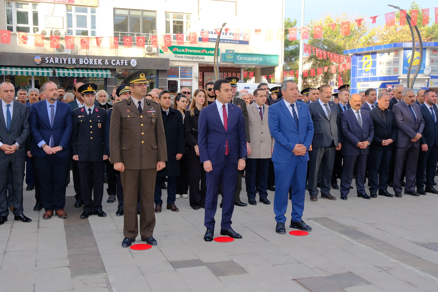 Dinarda Ulu nderimiz Gazi Mustafa Kemal Atatrk Minnetle Anld