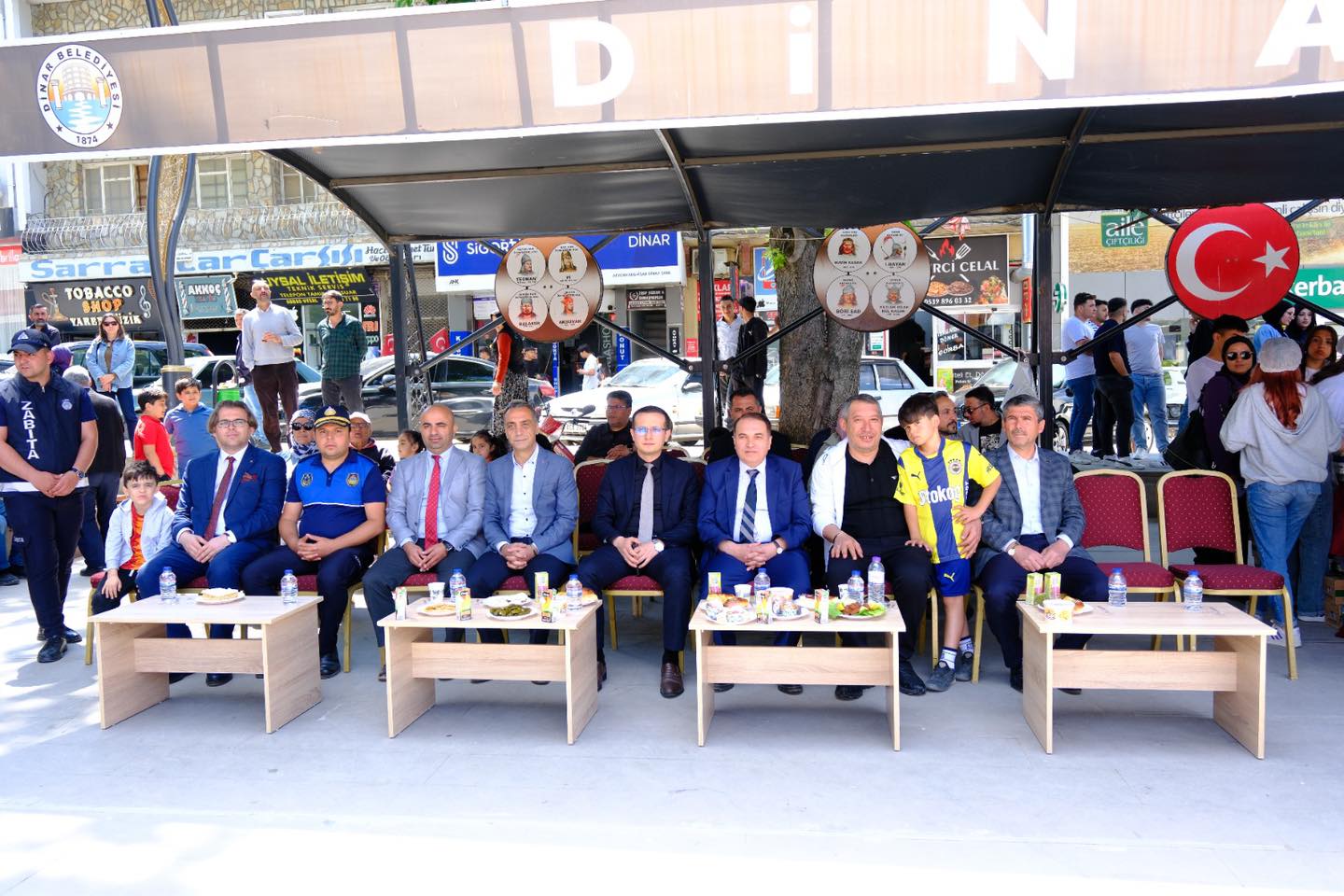 Cumhuriyet Meydannda Kermes ve Sokak Basketbolu Cokusu!