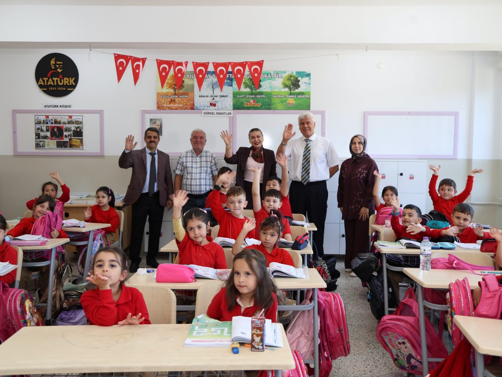 Dinar Belediyesi�nden ��rencilerimize Yeni E�itim ��retim Y�l� Hediyesi�