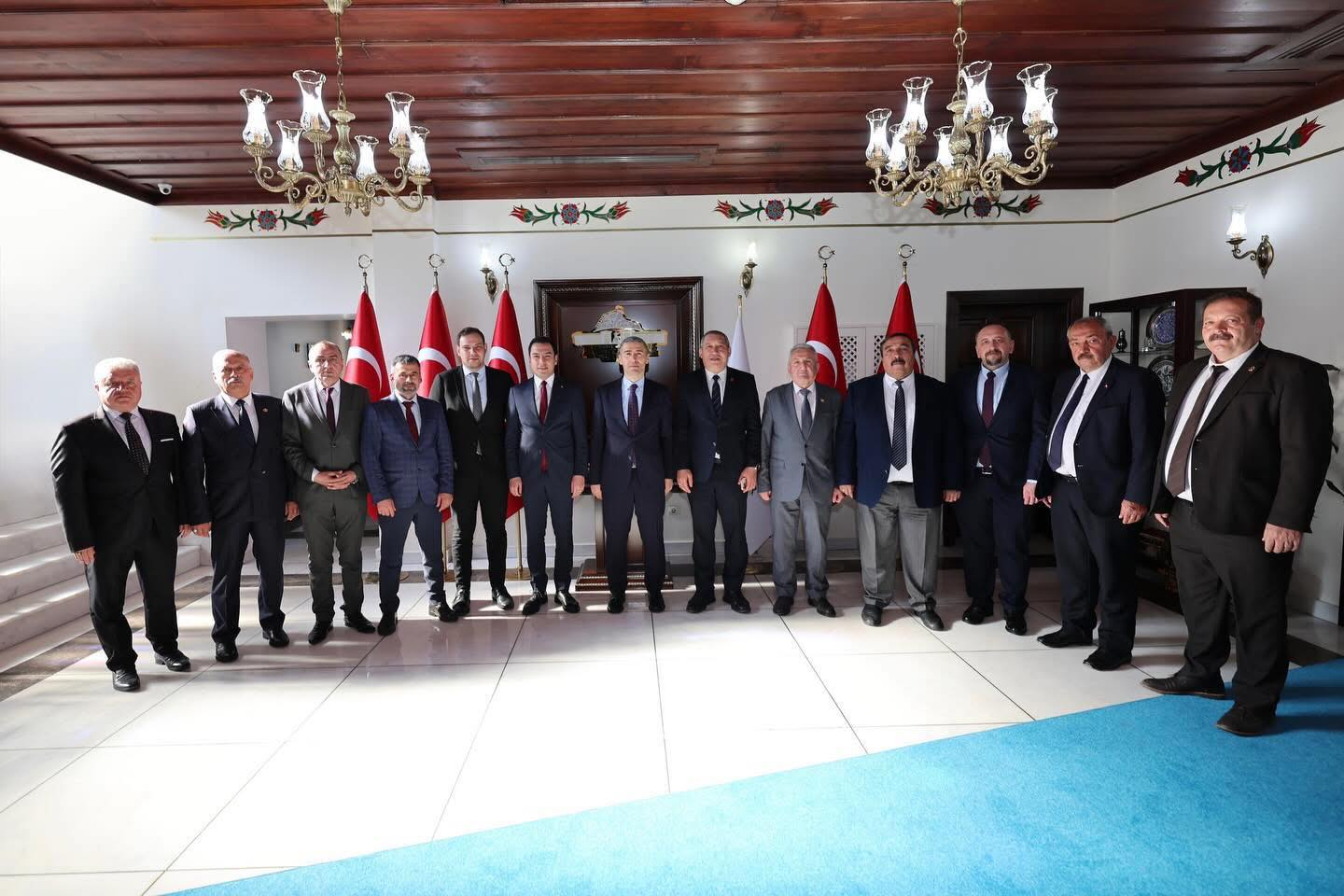 Dinar�dan Afyonkarahisar Valimiz Dr. Naci Akta��a Hay�rl� Olsun Ziyareti