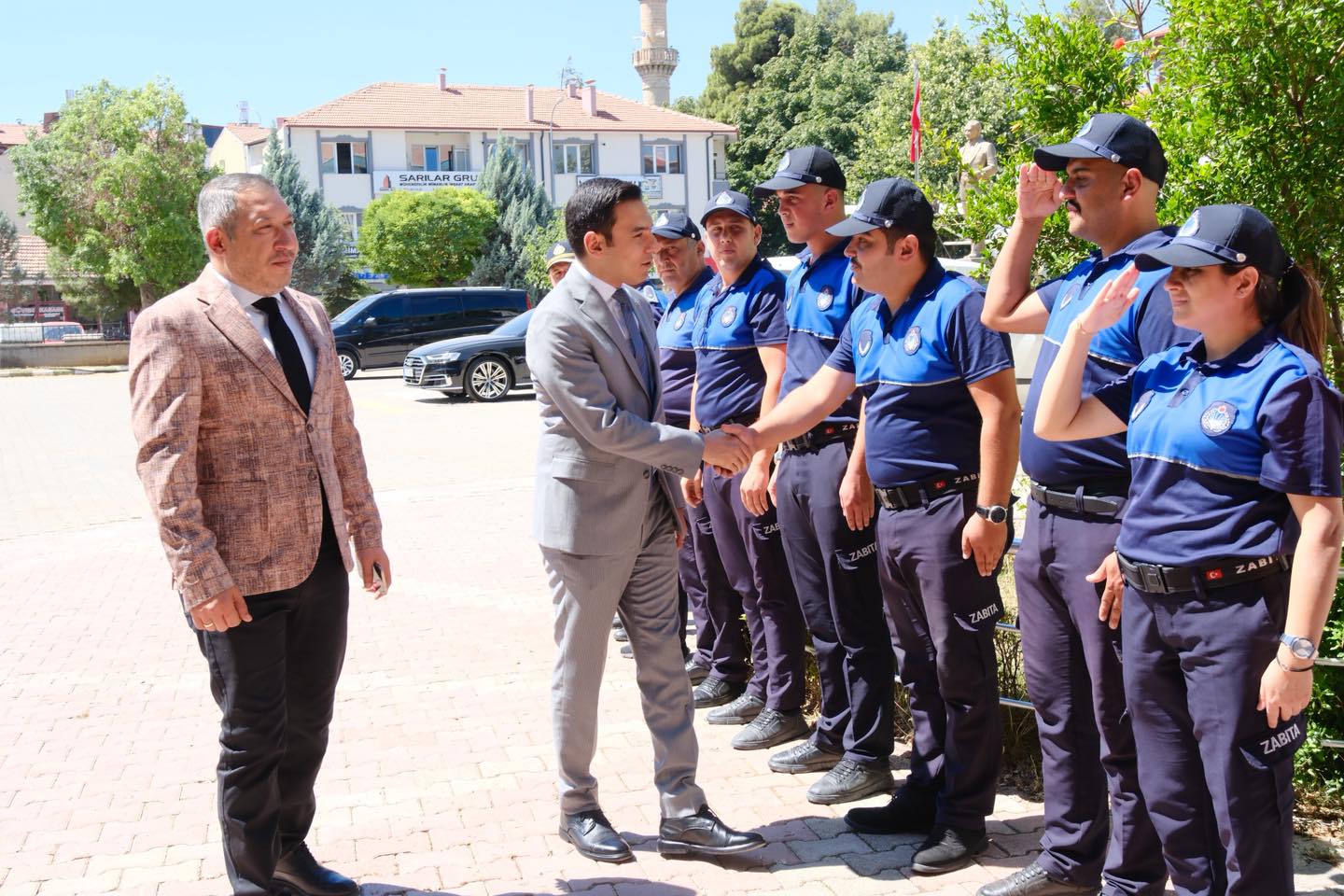 Dinar Kaymakammz Hasan Uuzdan Belediye Bakanmz Veysel Topuya ade-i Ziyaret