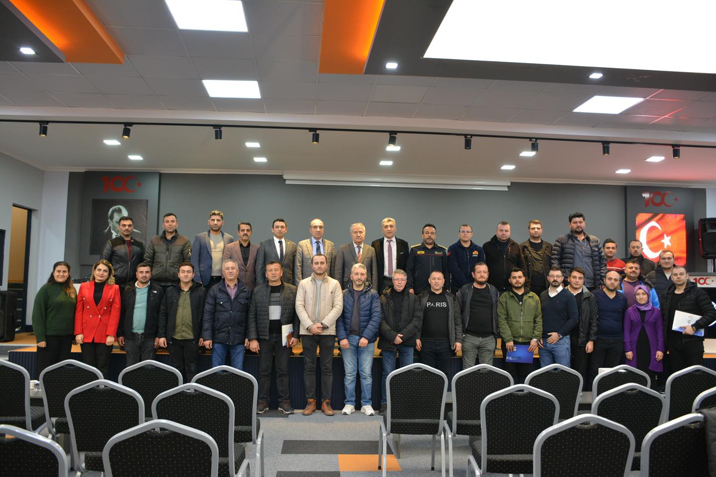 Dinar Belediyesi ve evre le Personellerine Mevzuat Eitim Semineri Dzenlendi